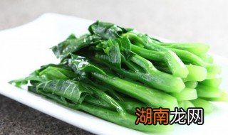 炒青菜加什么不变色 炒青菜防止变色的方法