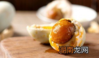 咸鸭蛋怎么做才好吃 咸鸭蛋怎么做才好吃又简单