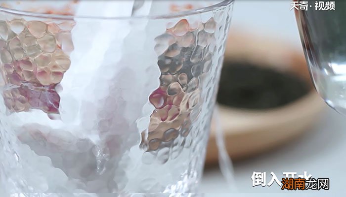 益母草红花泡水喝功效 红花益母草茶怎么泡