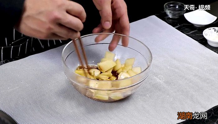 拌萝卜皮的做法窍门 生拌萝卜皮的做法