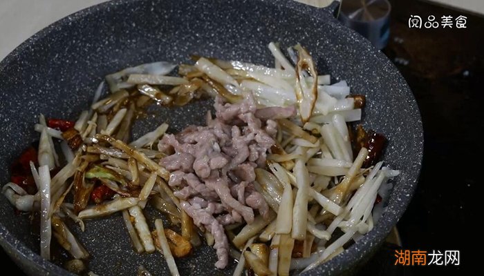 肉丝炒毛笋丝的做法 笋干丝炒肉丝的做法