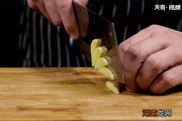 红油牛蹄筋的做法 红烧牛蹄筋怎样做