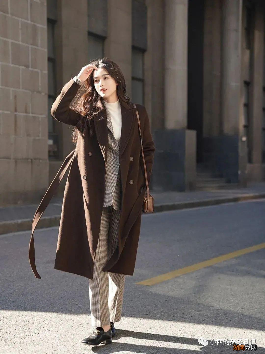 棕色,秋冬最高级的颜色,这样搭配最好看