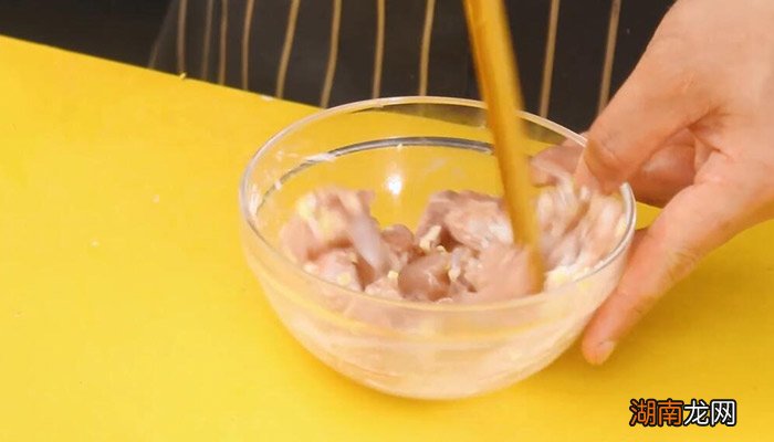 兔子酸菜做法 酸菜碎米兔的做法