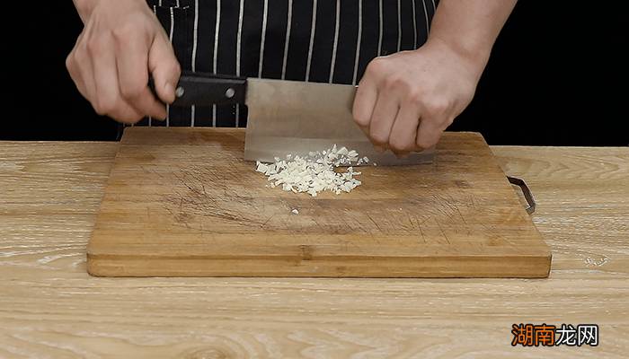 青椒皮蛋的做法 虎皮青椒皮蛋的做法