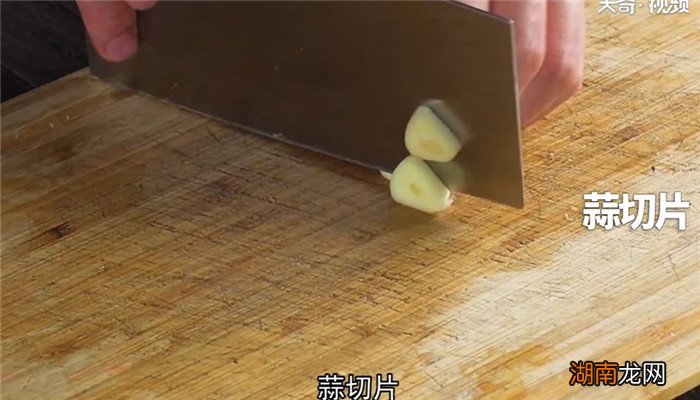 卤味鸭脚包的做法及配料 酱焖鸭脚包怎么做