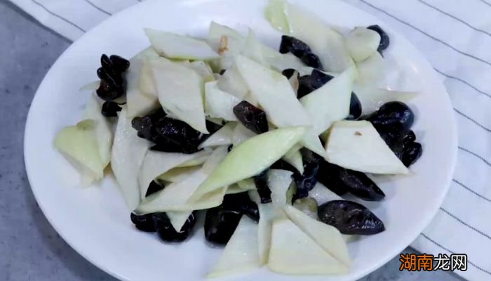 茭白炒黑木耳的做法 茭白炒木耳的做法