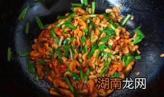 韭菜炒河虾的家常做法 韭菜炒河虾做法