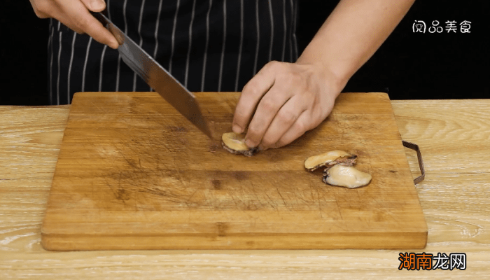 小鲍鱼烧排骨的做法 小鲍鱼烧排骨的做法窍门