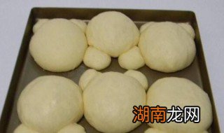 椰蓉花形面包 椰蓉奶黄馅花脸熊面包的做法