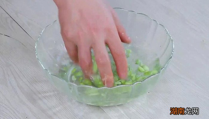 尖椒炒毛豆的做法 尖椒炒毛豆的做法窍门