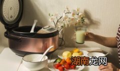 如何用电饭锅炖鸡肉 电饭锅炖鸡肉的做法