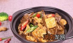 黄焖鸡米饭家常做法 黄焖鸡米饭家常做法加土豆