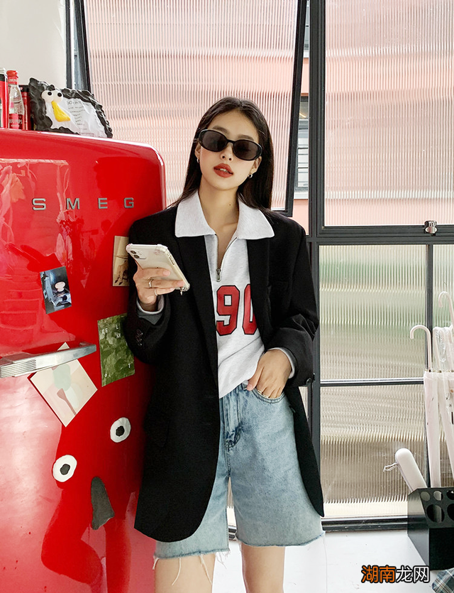 外套里面别穿打底衫了！现在流行这么穿，保暖又好看！