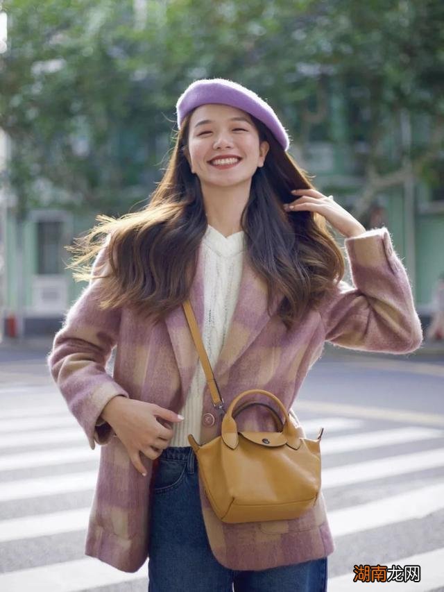 外套里面别穿打底衫了！现在流行这么穿，保暖又好看！