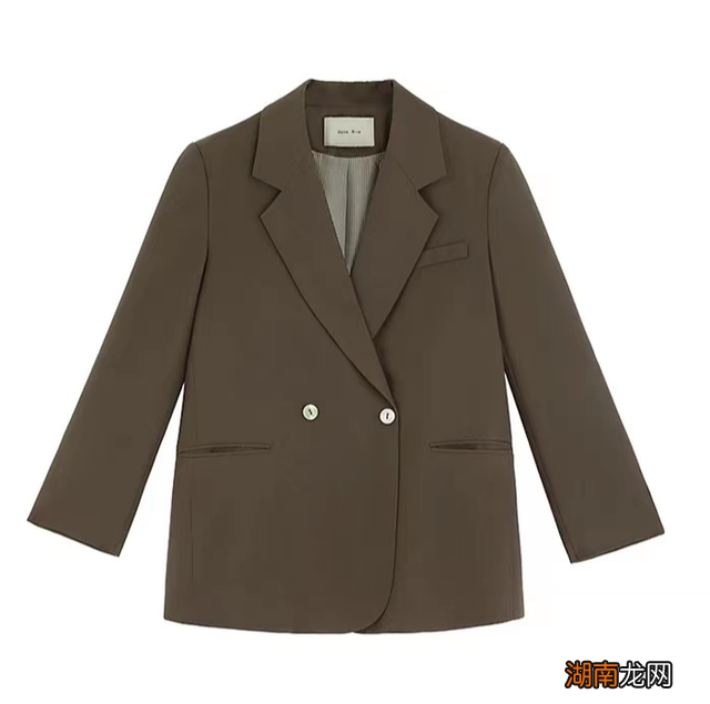 外套里面别穿打底衫了！现在流行这么穿，保暖又好看！