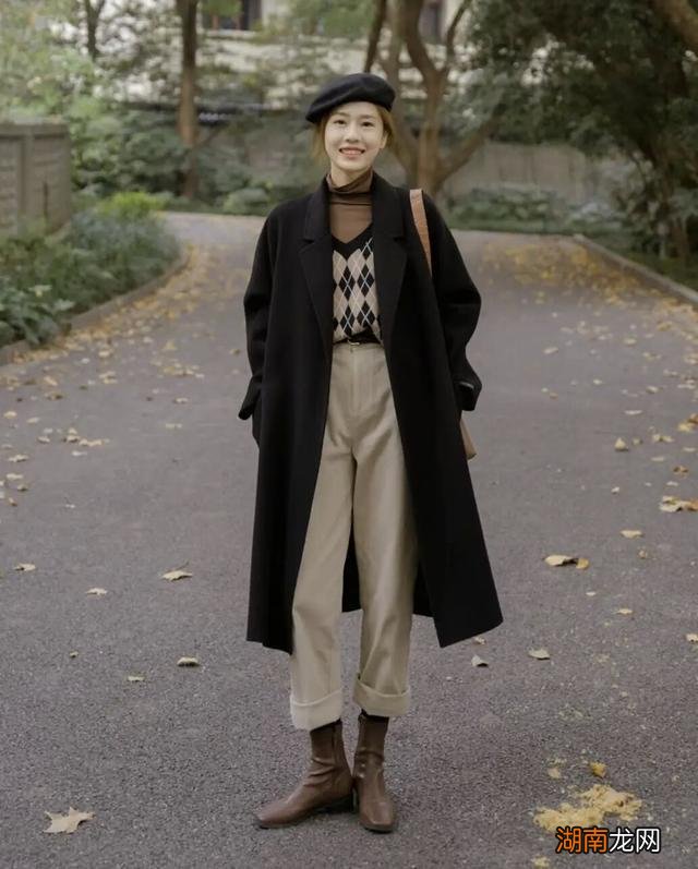 黑色大衣怎么搭?教给你4个公式,保准回头率百分百