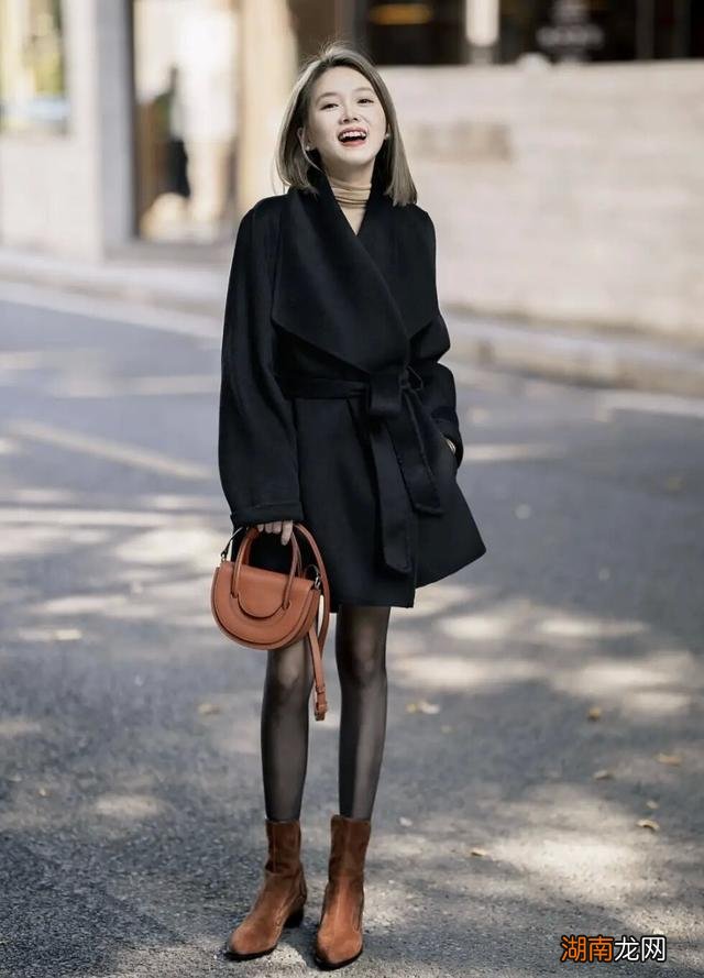 黑色大衣怎么搭？教给你4个公式，保准回头率百分百