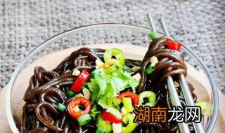 酸辣蕨根粉怎么凉拌 酸辣蕨根粉调料的做法