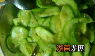 西葫芦怎么炒 西葫芦怎么炒好吃又简单