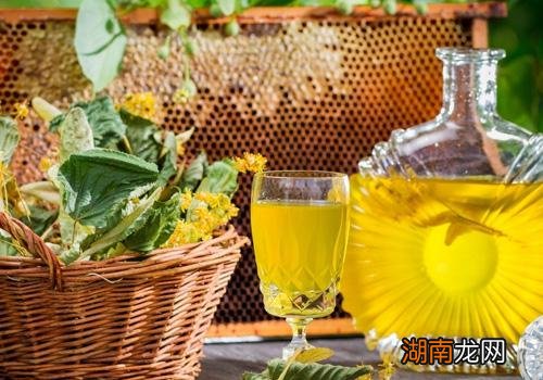 柠檬蜂蜜水孕妇可以喝吗? 柠檬蜂蜜水孕妇可以喝吗