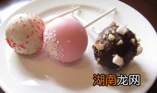 吃棒棒糖为什么有个小孔 棒棒糖为什么越吃越小