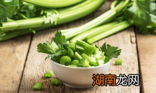 炒芹菜的做法大全 籽乌炒芹菜的做法大全
