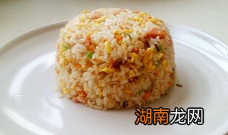 蛋炒饭怎么做才好吃简单的步骤 蛋炒饭怎么做才好吃