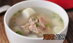 小火慢熬大半天的骨头汤其中的含钙量和什么差不多 你知道吗