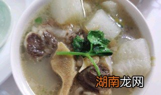 大骨萝卜汤的家常做法大全 大骨萝卜汤的家常做法
