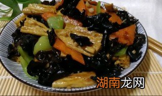 红烧木耳的家常做法 红烧木耳的家常做法视频