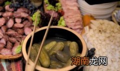 酸黄瓜的家常做法 酸黄瓜的家常做法窍门视频