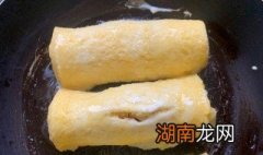 吐司鸡蛋火腿肠 吐司火腿鸡蛋卷的制作方法