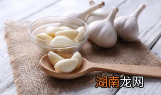 蒜香清炒空心菜的制作方法 蒜香清炒空心菜的制作方法和配料