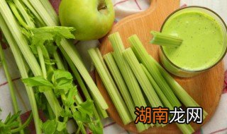 素炒芹菜的做法怎么好吃 素炒芹菜最简单做法