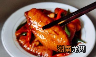 红烧汁鸡翅怎么做 红烧汁烩鸡翅的做法