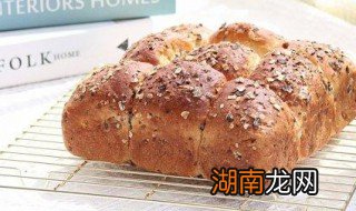 五黑燕麦小餐包的做法窍门 五黑燕麦小餐包的做法