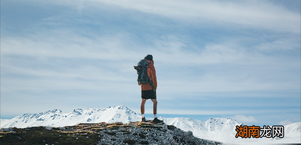 ps填充消除白边？