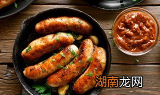 烤箱烤肠 烤箱烤肠要刷油吗