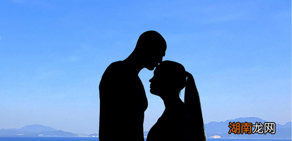 python一个列表添加一个元素?