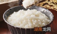 酱油火腿蛋炒饭的做法 酱油火腿蛋炒饭的做法窍门