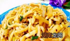 白萝卜焖面的家常做法窍门 白萝卜焖面怎么做