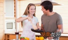 鸡蛋炒苦瓜怎么做 鸡蛋炒苦瓜怎么做法