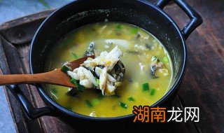 煮鱼汤怎么煮成奶白色 怎么样熬鱼汤又浓又白