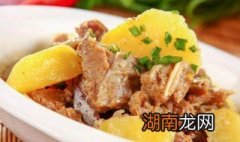 土豆焖排骨的做法视频 土豆焖排骨的做法