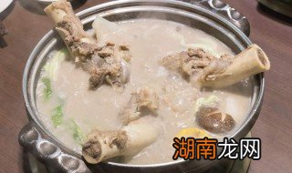 怎么炖大骨头汤好喝 怎么炖大骨头汤好喝又简单