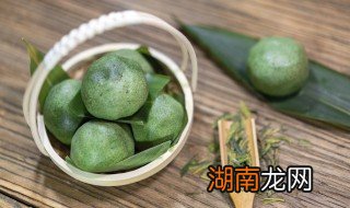 艾叶粑粑怎么蒸出来还是绿油油 艾叶粑粑怎样才蒸绿色
