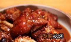 炖猪蹄的家常做法 花生米炖猪蹄的家常做法