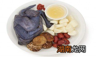乌鸡汤怎么炖好喝又营养 乌鸡汤怎么炖好喝又营养视频