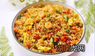 正宗的酱油炒饭怎样做 最简单的酱油炒饭的做法